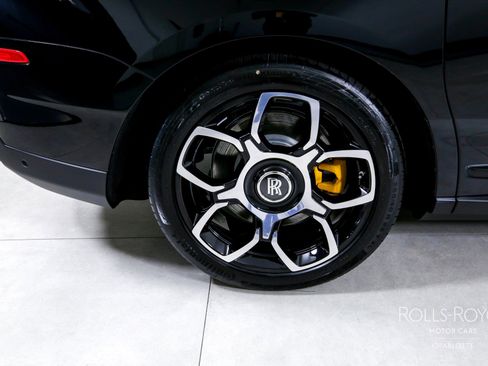 Certified 2024 Rolls-Royce Cullinan Black Badge w/ Dark Exterior Package image 40
