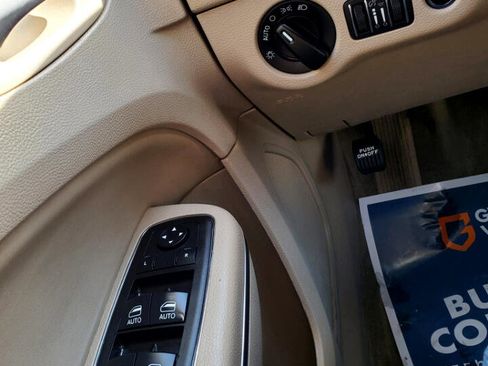 Used 2012 Chrysler 300 image 11