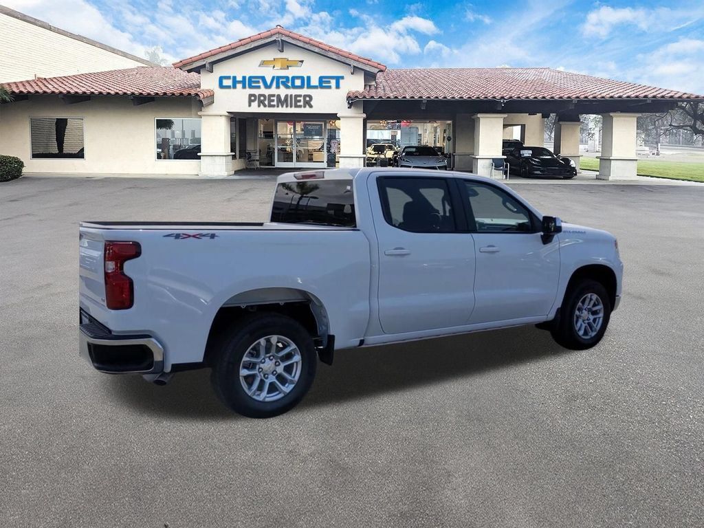 Used 2023 Chevrolet Silverado 1500 LT AWD/4WD image 9
