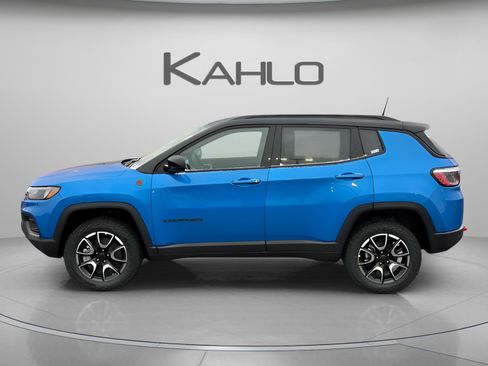 New 2026 Jeep Compass Trailhawk AWD/4WD image 2
