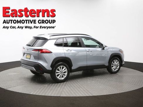 Used 2023 Toyota Corolla Cross LE image 39