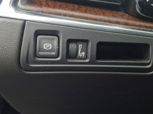 Used 2022 Cadillac XT5 Premium Luxury image 24