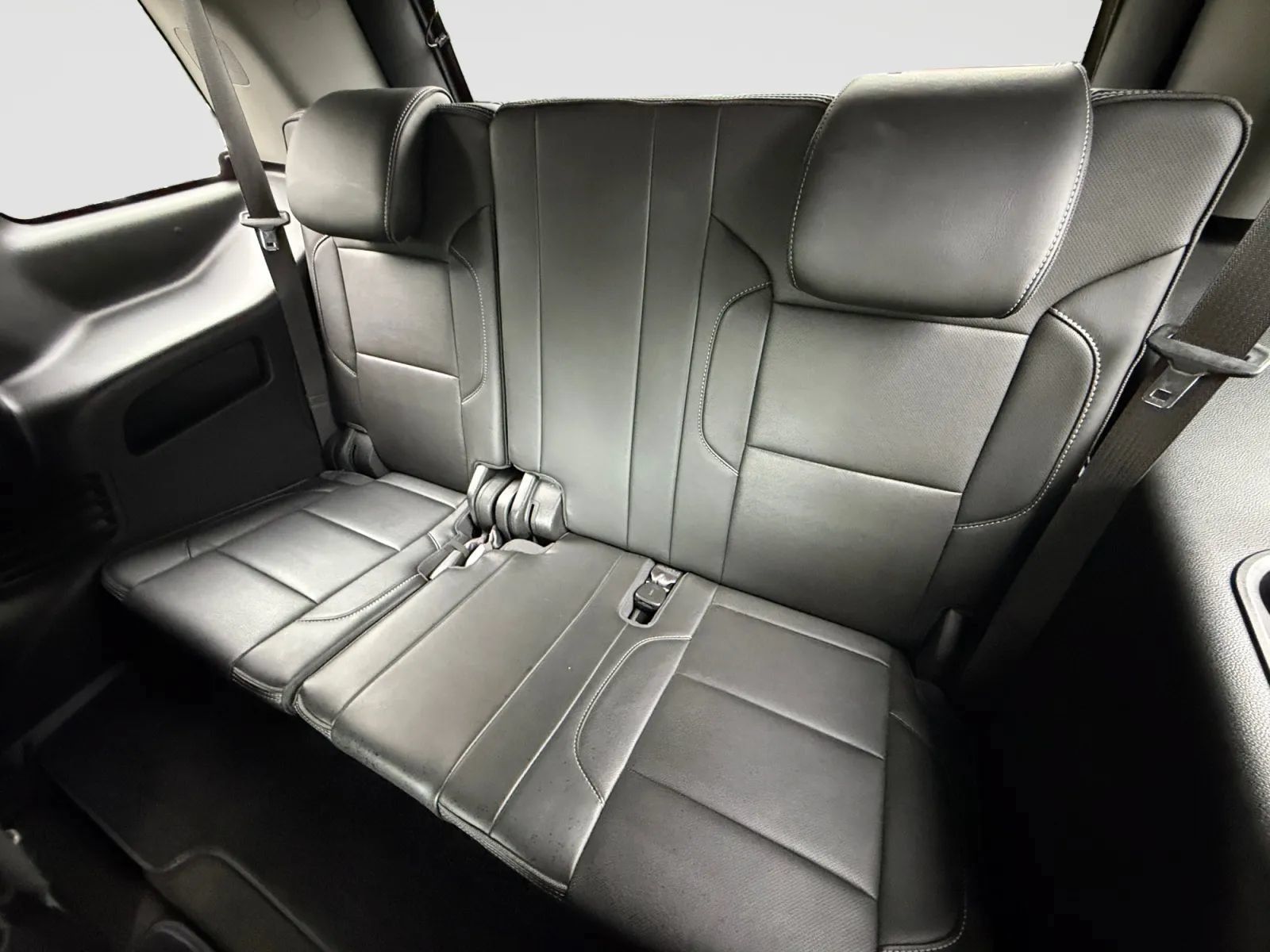 Used 2017 GMC Yukon Denali w/ Open Road Package AWD/4WD image 16