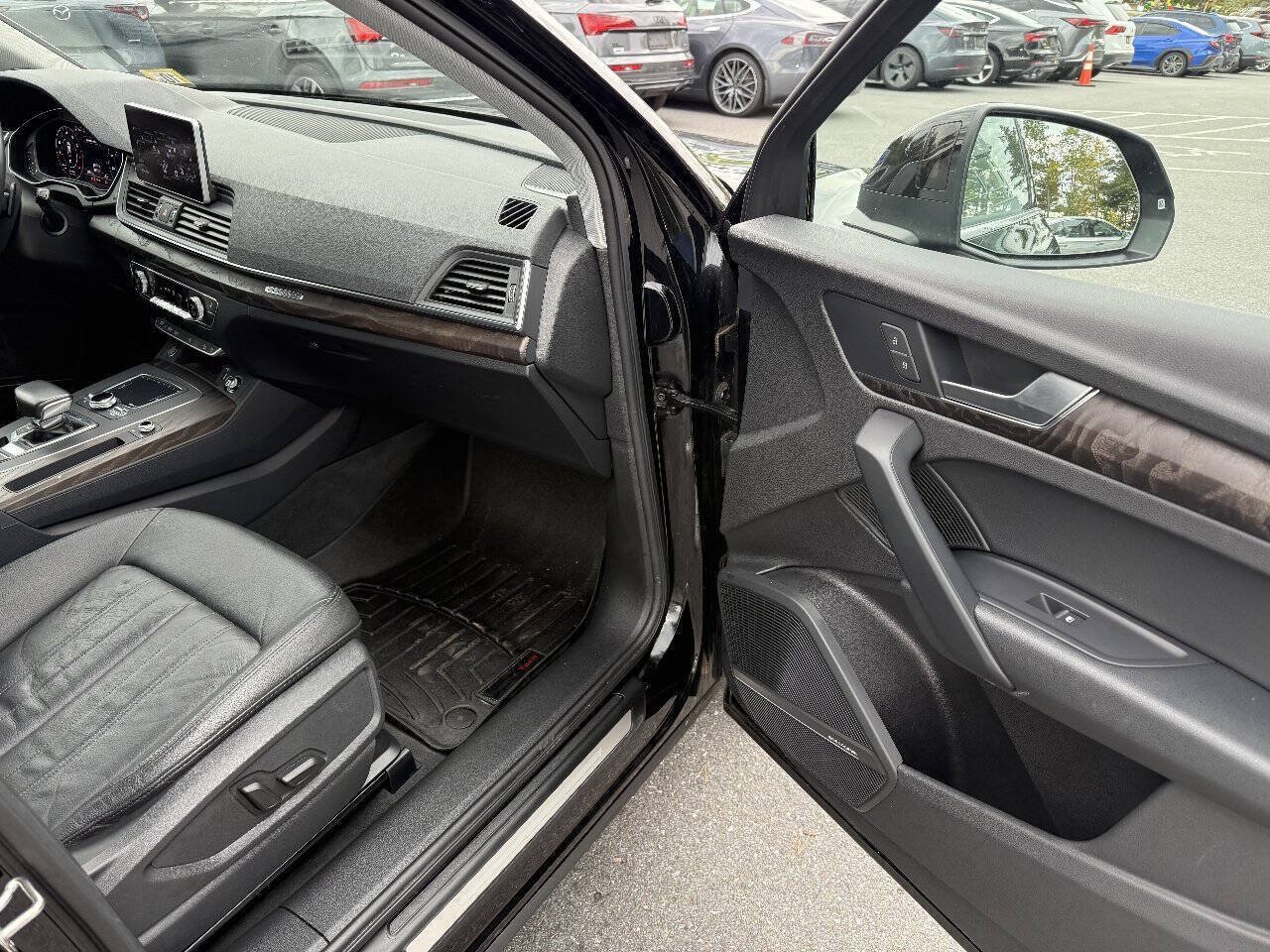 Used 2018 Audi Q5 2.0T Premium Plus w/ Premium Plus Package AWD/4WD image 16