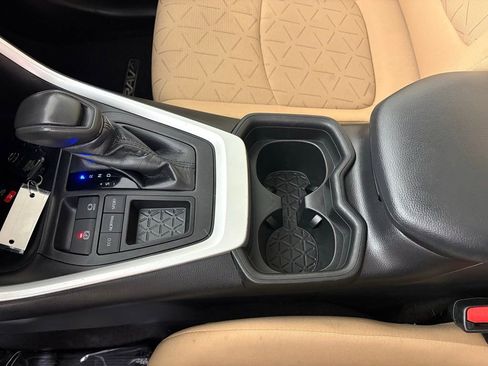 Used 2021 Toyota RAV4 XLE image 32