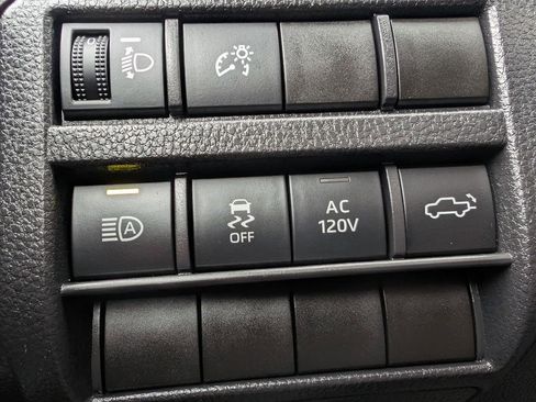 Used 2024 Toyota Tacoma Limited w/ Limited Package (LT) image 29