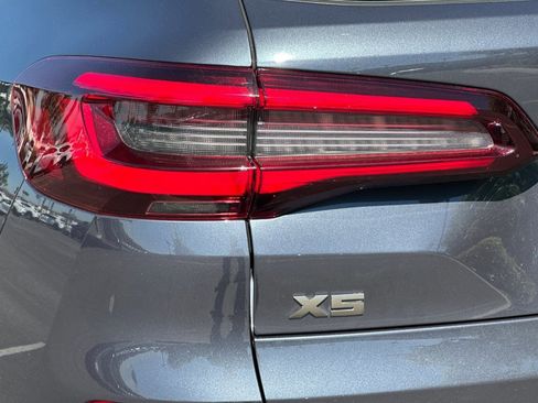 Used 2020 BMW X5 M50i image 12