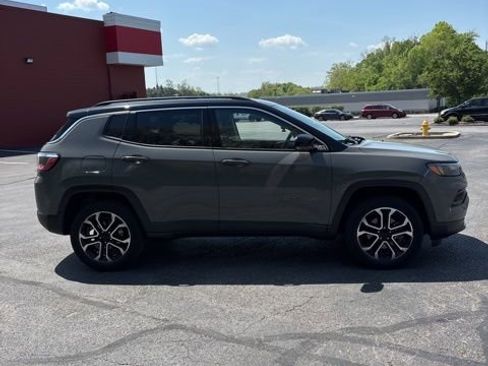 Used 2022 Jeep Compass Limited AWD/4WD image 4