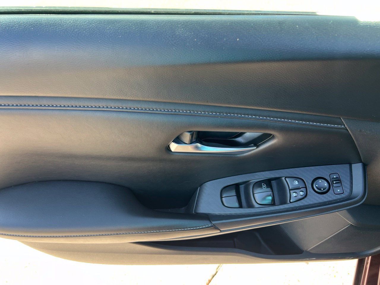 Used 2023 Nissan Sentra SV FWD image 12