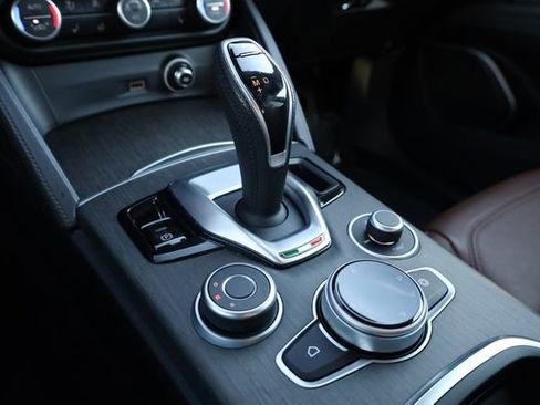 Used 2023 Alfa Romeo Stelvio Ti AWD/4WD image 19