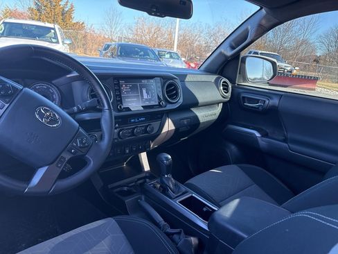 Used 2023 Toyota Tacoma TRD Sport image 8