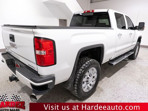 Used 2019 GMC Sierra 2500 Denali w/ Duramax Plus Package AWD/4WD image 5