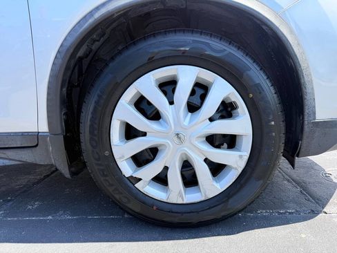 Used 2017 Nissan Rogue S FWD image 27