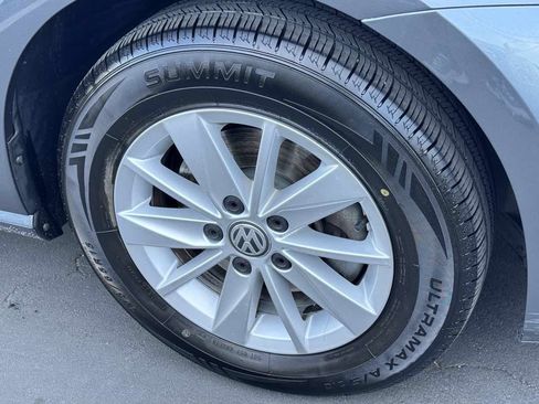 Used 2016 Volkswagen Golf S FWD image 19