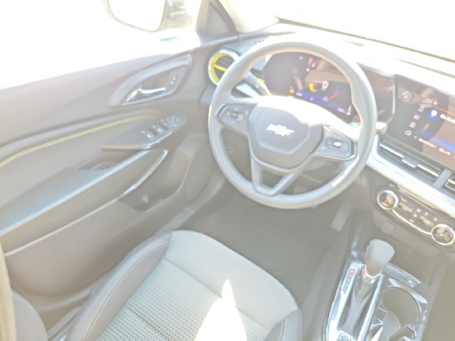 Used 2026 Chevrolet Trax LT FWD image 13