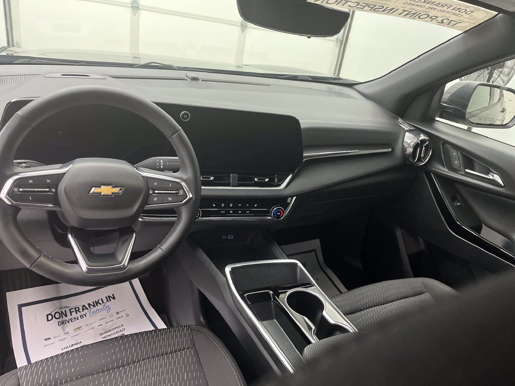 Used 2025 Chevrolet Equinox LT w/ Safety and Technology Package FWD image 16