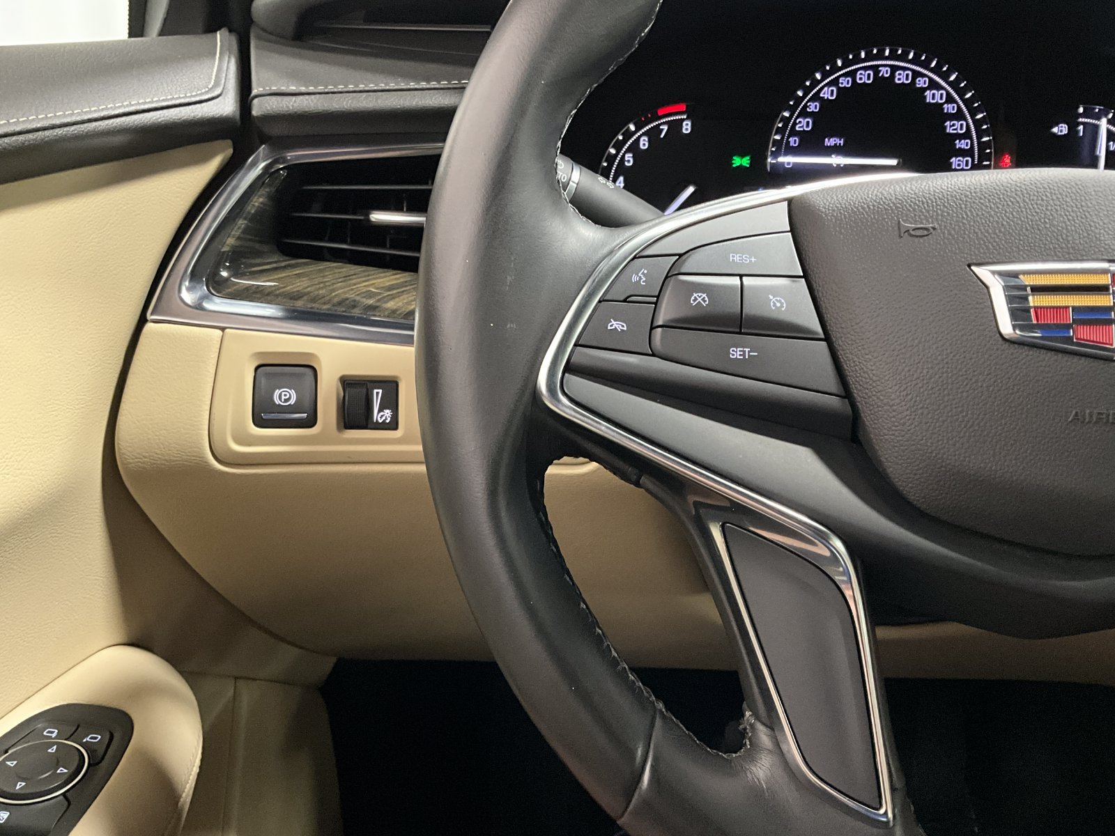 Used 2019 Cadillac XT5 AWD image 19