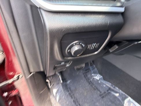 Certified 2025 Jeep Grand Cherokee Altitude AWD/4WD image 26