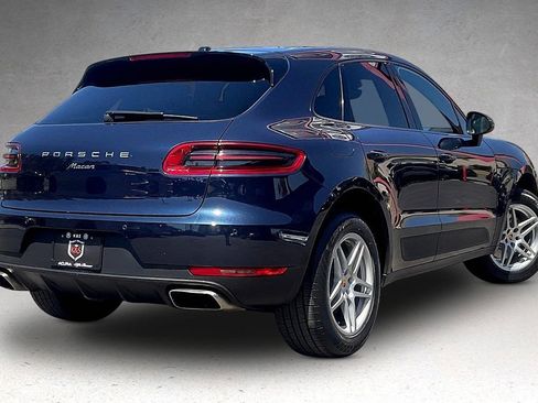 Used 2018 Porsche Macan AWD/4WD image 31