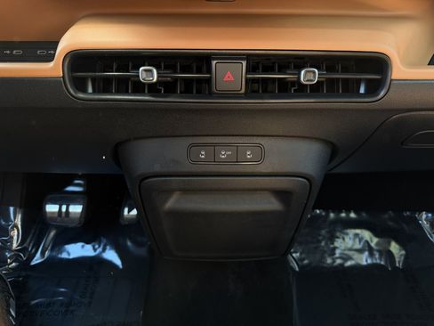 Used 2025 Volkswagen ID. Buzz Pro S Plus image 26