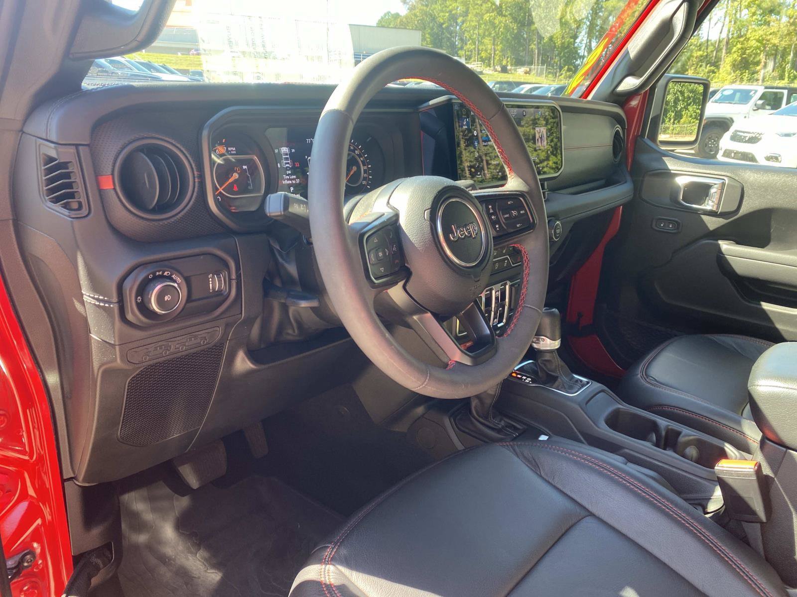 Used 2024 Jeep Wrangler Unlimited Rubicon w/ Capability Package AWD/4WD image 25