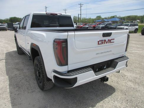 New 2026 GMC Sierra 2500 AT4 w/ AT4 Premium Plus Package AWD/4WD image 9