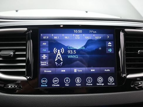 Used 2020 Chrysler Pacifica Touring w/ Advanced Safetytec Group FWD image 20