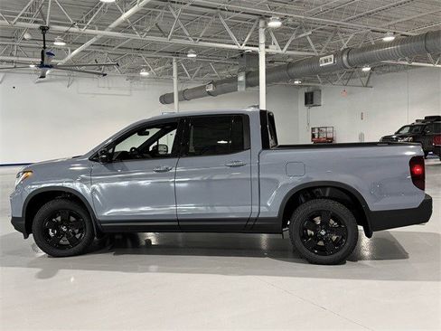 New 2026 Honda Ridgeline Black Edition image 9