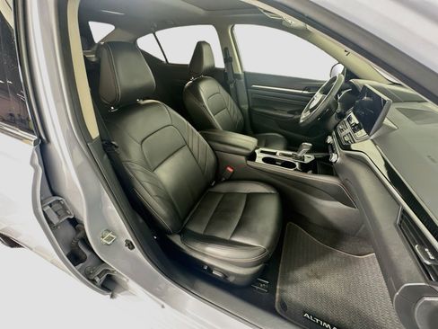 Used 2023 Nissan Altima 2.5 SR w/ SR Premium Package FWD image 31