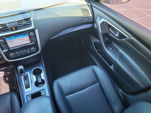 Certified 2018 Nissan Altima 2.5 SR w/ SR Midnight Edition FWD image 23