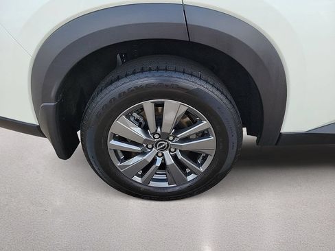Used 2024 Nissan Pathfinder SV AWD/4WD image 7