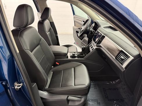Used 2023 Volkswagen Atlas SE w/ Black Wheel Package AWD/4WD image 16