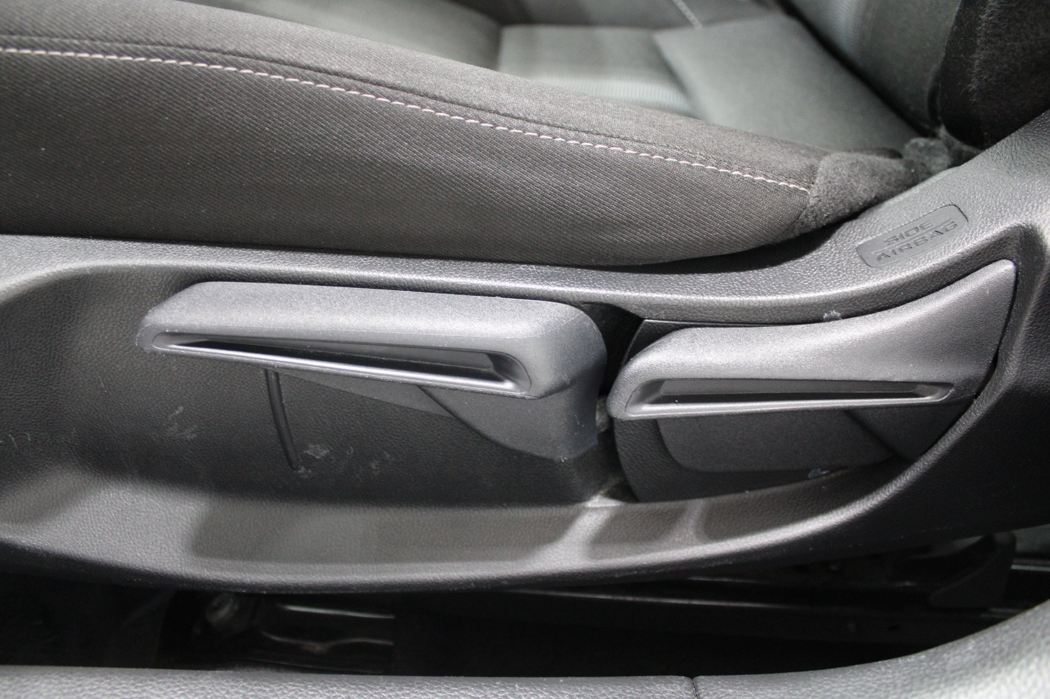 Used 2023 Honda Civic LX image 40