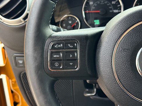 Used 2014 Jeep Wrangler Unlimited Rubicon w/ Connectivity Group AWD/4WD image 29
