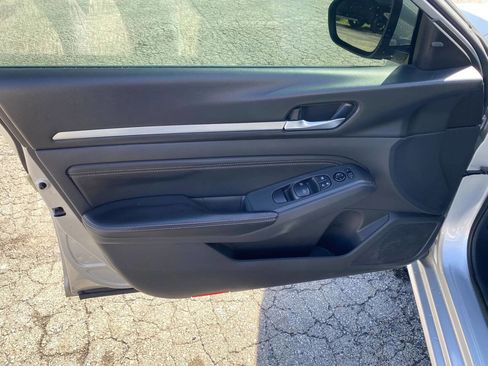 Used 2019 Nissan Altima 2.5 SL FWD image 10