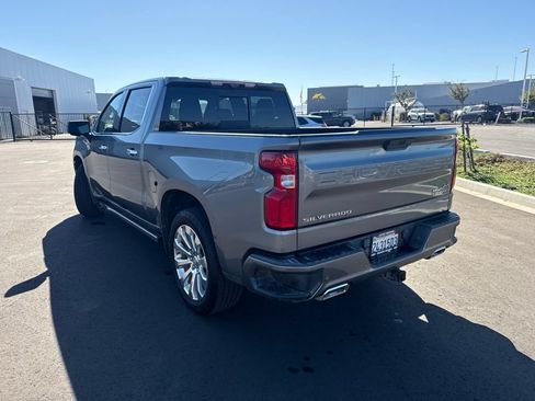 Used 2021 Chevrolet Silverado 1500 High Country w/ Technology Package AWD/4WD image 14