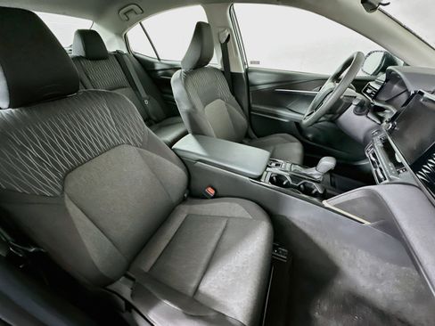 Used 2025 Toyota Camry LE FWD image 31