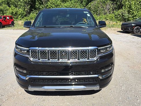 Used 2024 Jeep Grand Wagoneer Series III w/ Rear Seat Video Group 1 AWD/4WD image 3