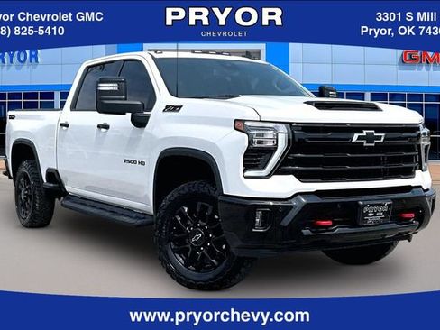 Used 2025 Chevrolet Silverado 2500 LT w/ Trail Boss Package AWD/4WD image 1