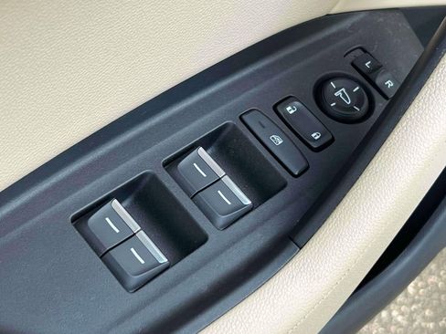 Used 2022 Acura TLX FWD image 19