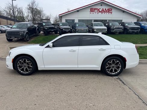 Used 2015 Chrysler 300 S image 2