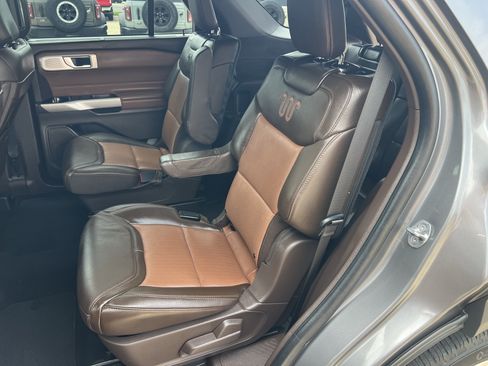 Used 2023 Ford Explorer King Ranch w/ Technology Package AWD/4WD image 17