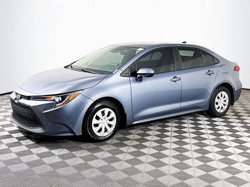 Used 2022 Toyota Corolla L FWD image 4
