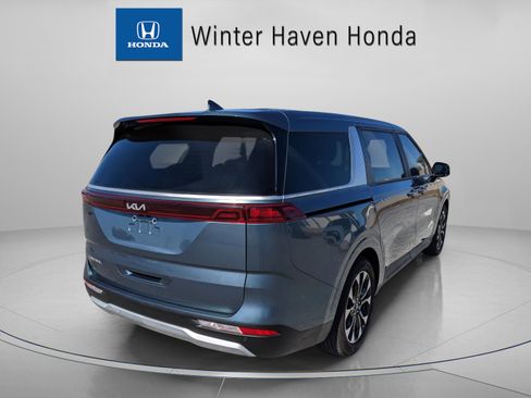 Used 2023 Kia Carnival EX image 8