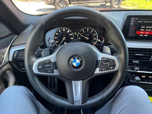Used 2019 BMW 530i w/ M Sport Package RWD image 17