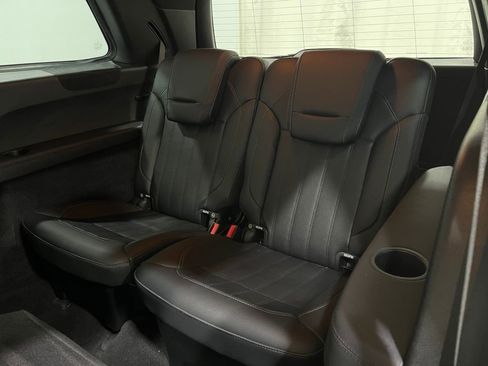 Used 2017 Mercedes-Benz GLS 450 4MATIC w/ Premium Package image 32