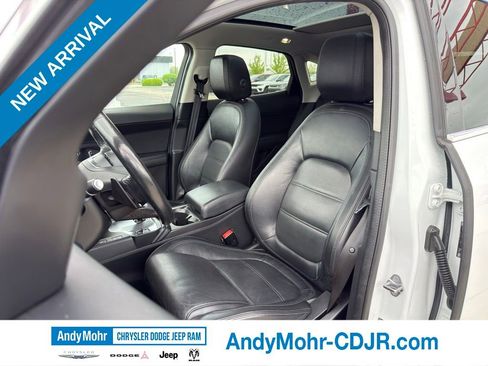 Used 2020 Jaguar E-PACE SE AWD/4WD image 13