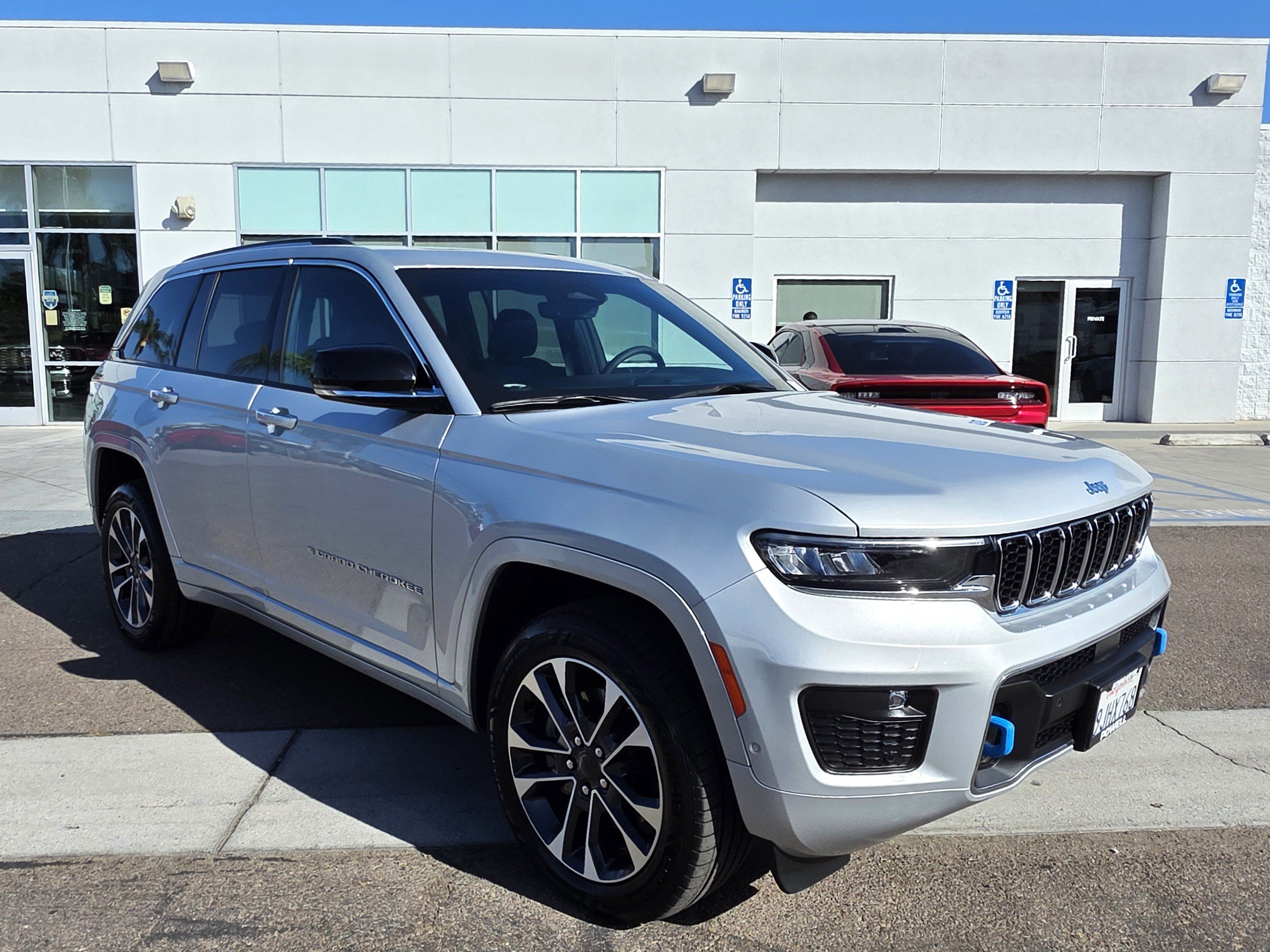 Certified 2023 Jeep Grand Cherokee Overland AWD/4WD image 6