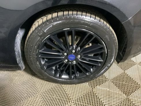 Used 2016 Ford Fusion SE w/ Equipment Group 202A FWD image 12