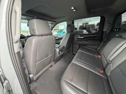 Used 2024 GMC Sierra 1500 SLT w/ SLT Premium Plus Package AWD/4WD image 19